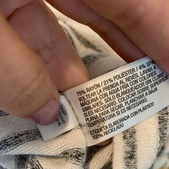 A new day white gray striped long sleeves crew neck top size XS - Picture 6 of 10